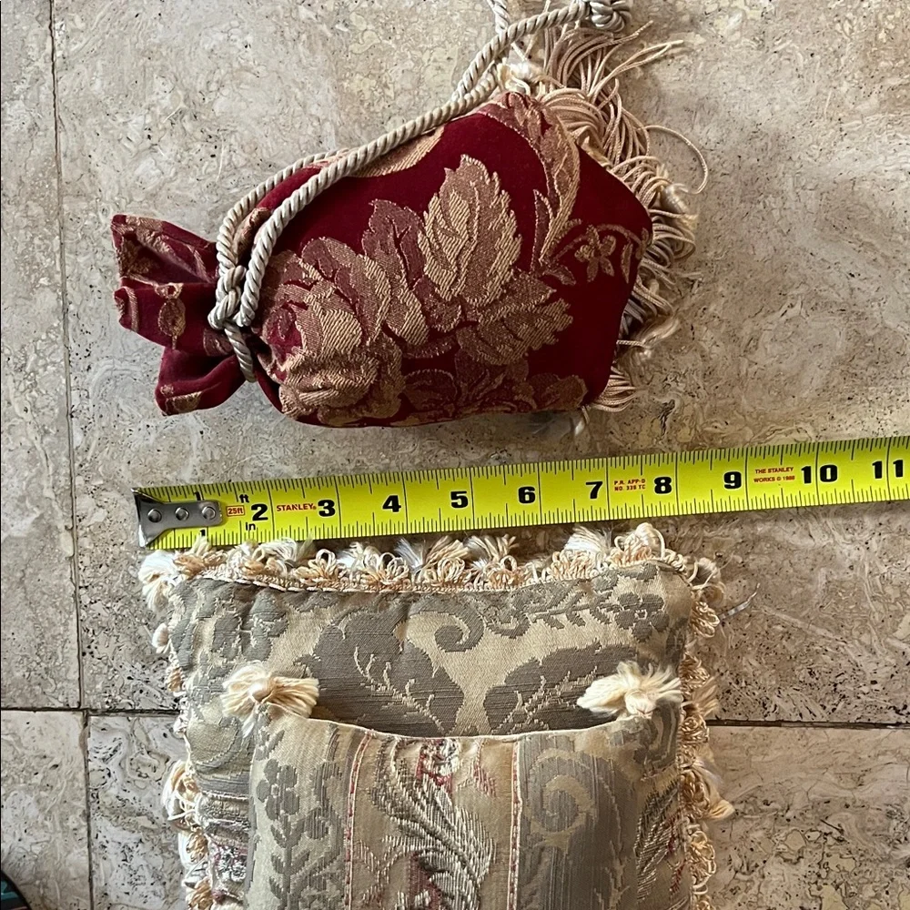 VINTAGE Tasseled mini Pillow Set Beige burgundy rose pink damask w silk tassels - Picture 9 of 9